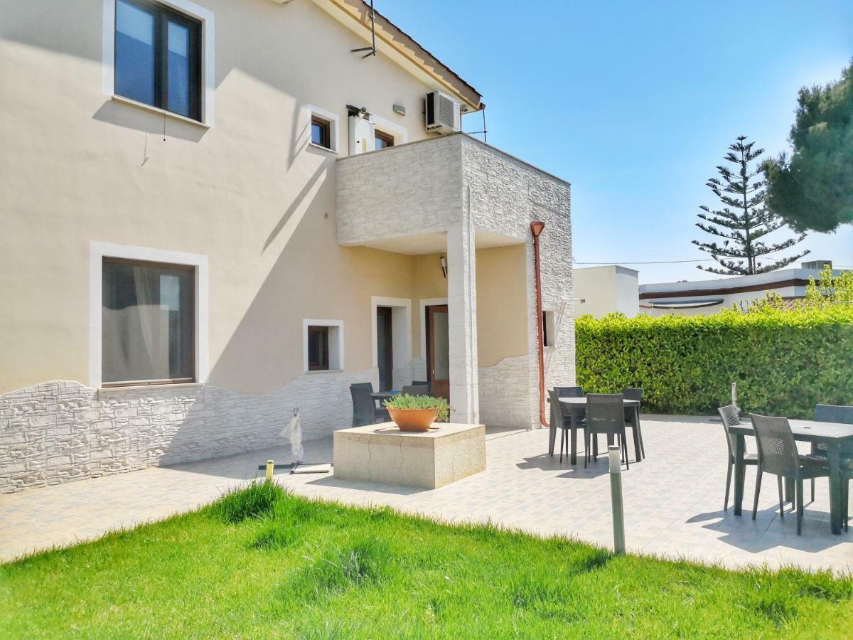 Dimora Mariu Bed and Breakfast Taranto Exteriör bild